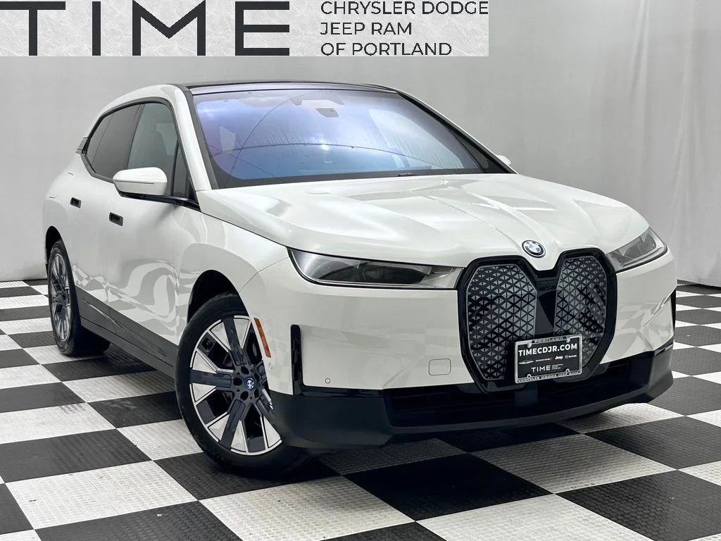 Used 2024 White BMW xDrive50 image 1