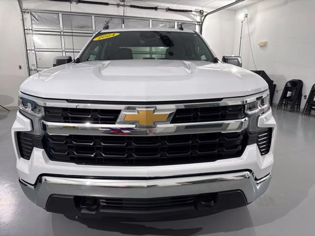 Used 2024 White Chevrolet LT image 2