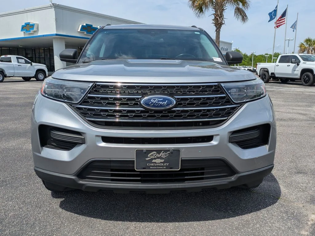 Used 2023 Silver Ford XLT image 11