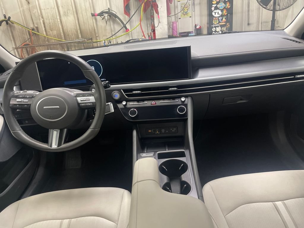 Used 2024 Gray Hyundai SEL image 18