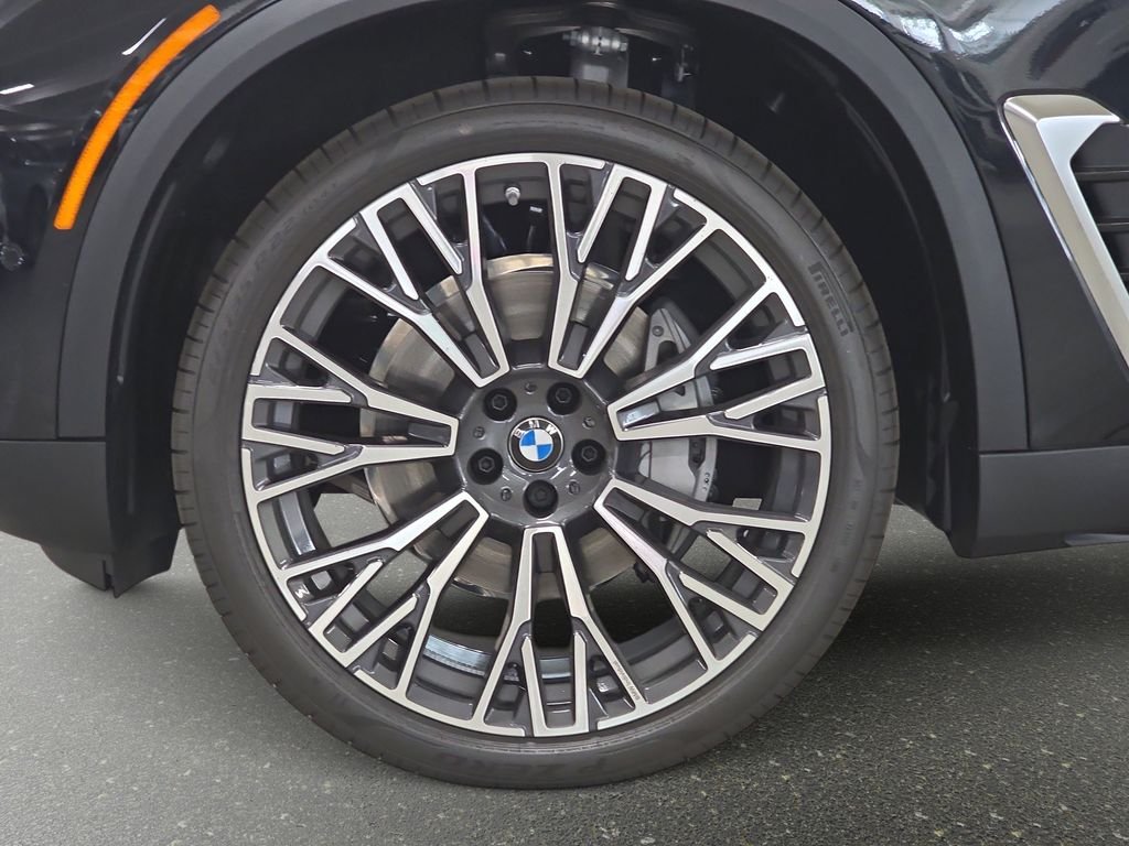 New 2026 Black Sapphire Metallic BMW xDrive40i image 21