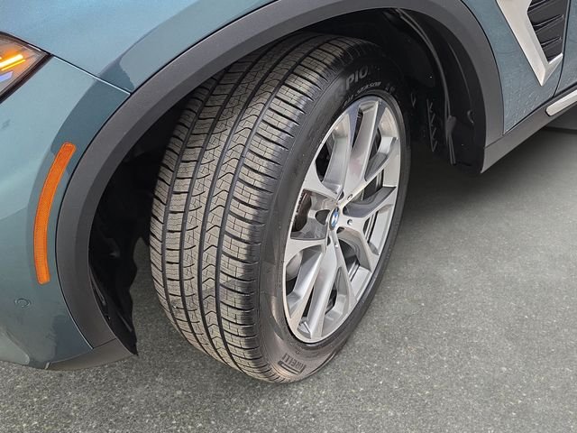 Certified Used 2024 Blue Ridge Mountain Metallic BMW xDrive40i image 28