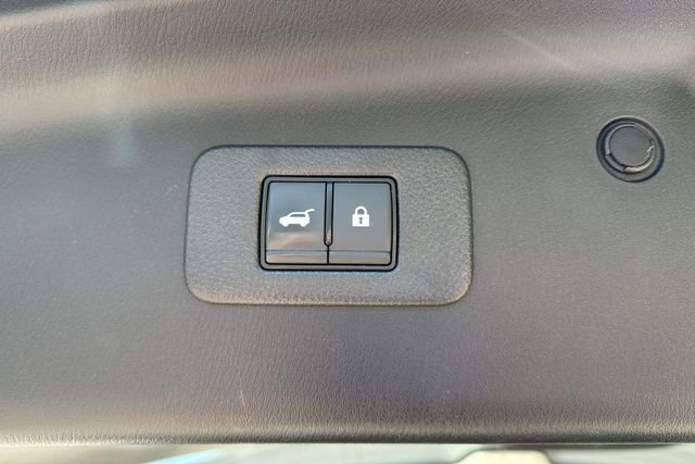 Used 2022 Super Black Nissan Platinum image 27