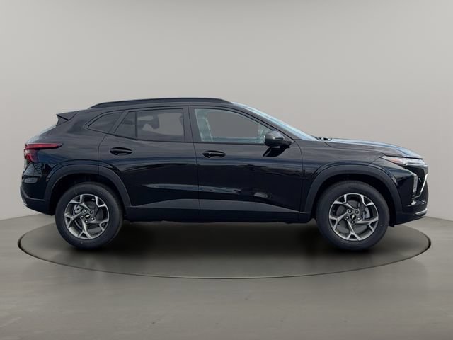 2026 Chevrolet Trax LT - Photo 11