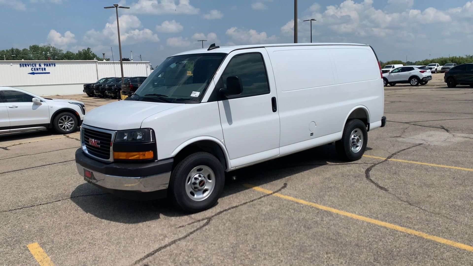 2025 GMC Savana Cargo Work Van - Photo 28
