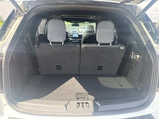 2022 Ford Explorer ST photo 4