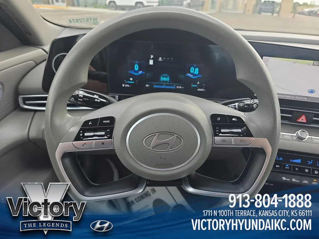 Used 2024 Black Hyundai SEL image 14