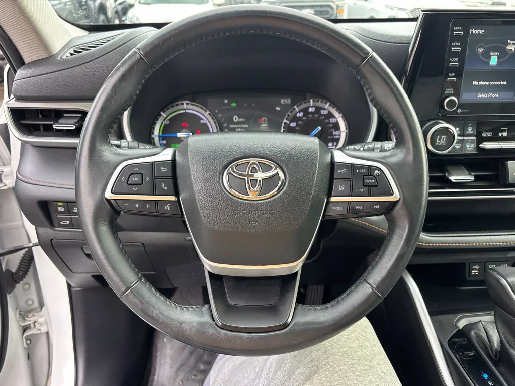 Used 2022 Beige Toyota Bronze Edition image 14