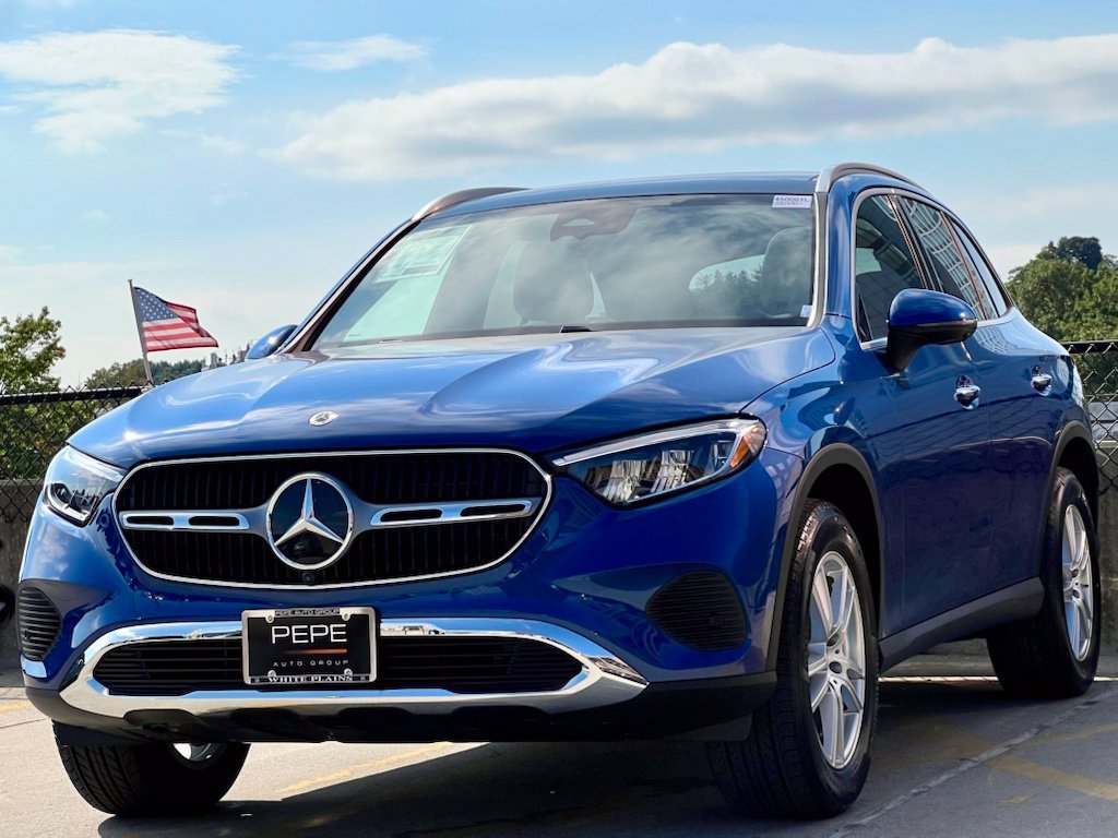 Certified Used 2026  Mercedes-Benz GLC 300 image 4