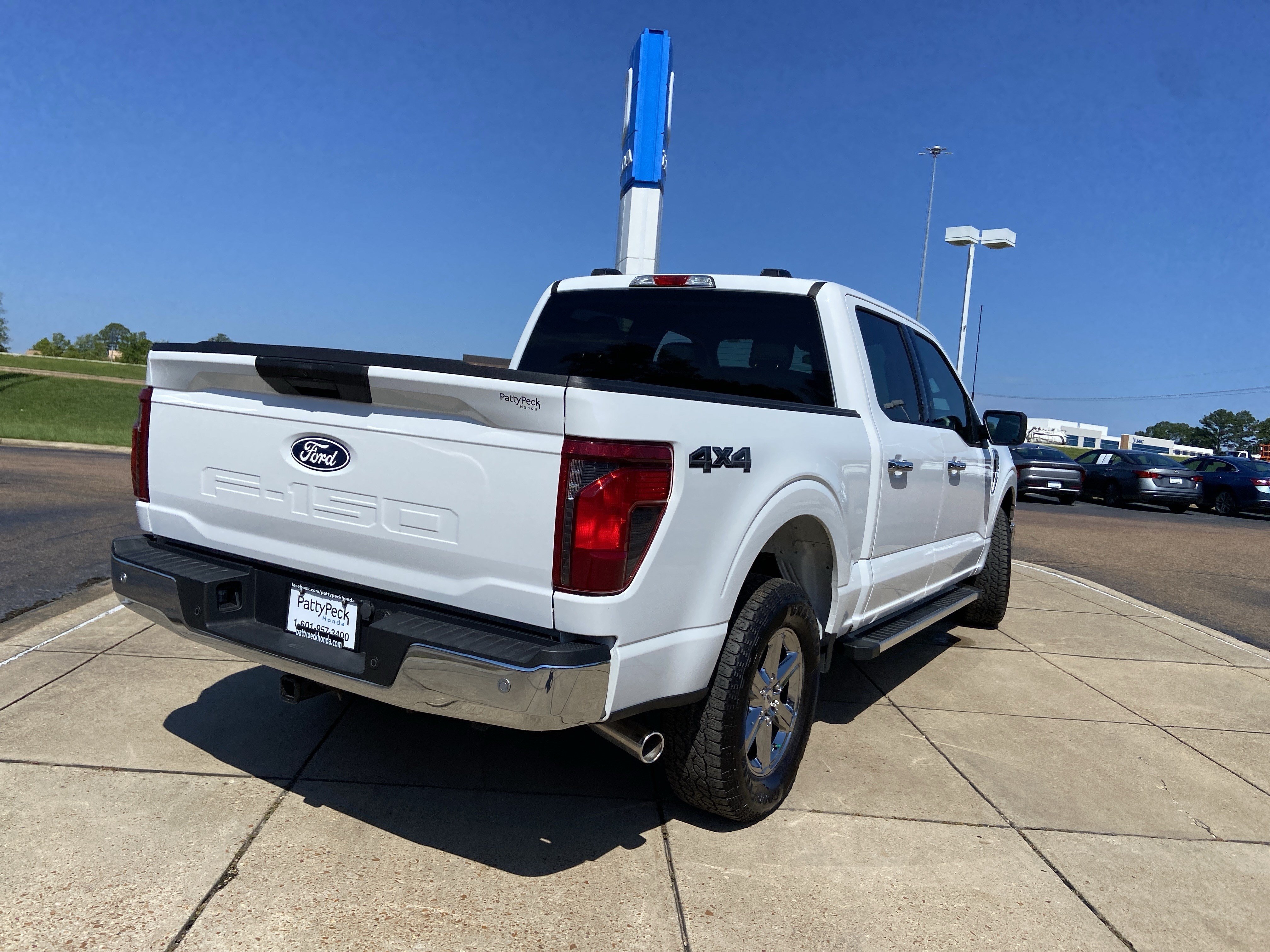 2025 Ford F-150 XLT - Photo 11