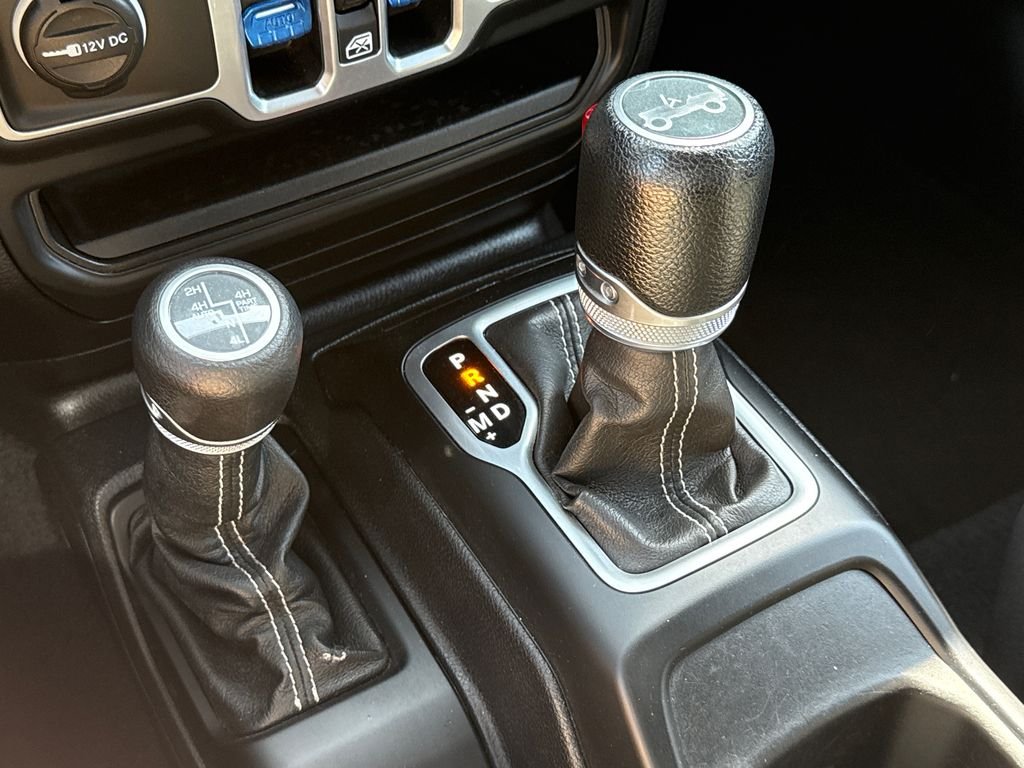 Used 2018 Blue Jeep Unlimited Sahara image 27