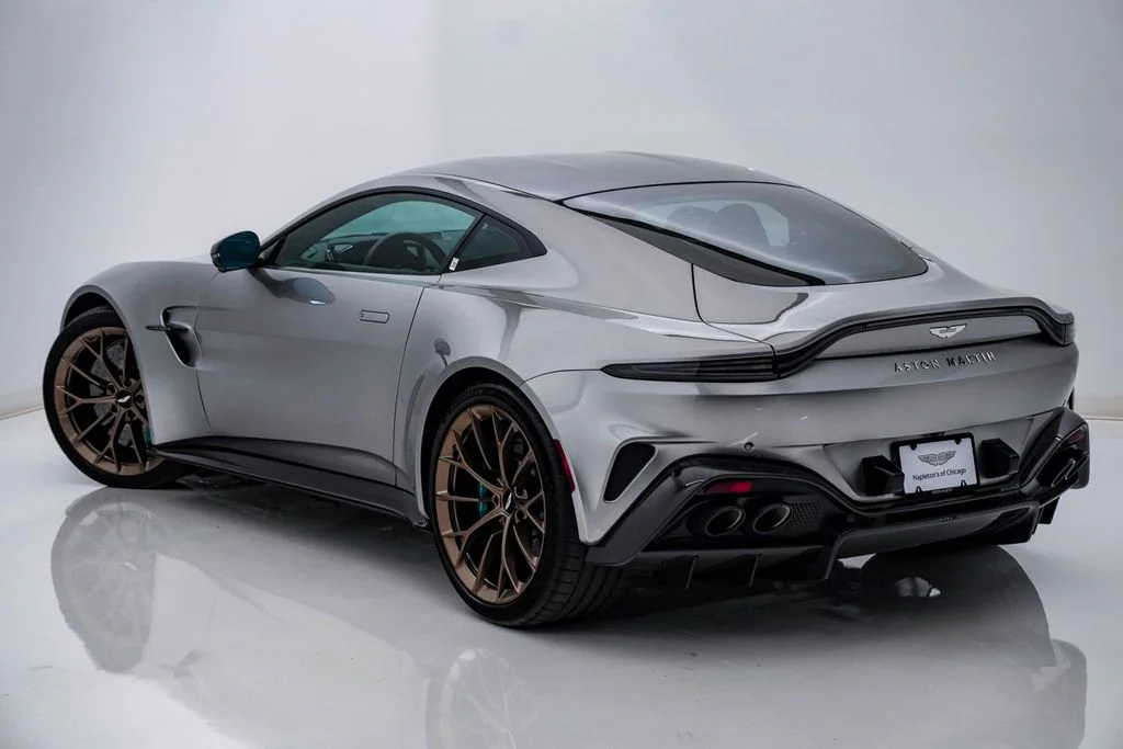 Used 2025 Aluminite Silver Aston Martin Carbon image 10