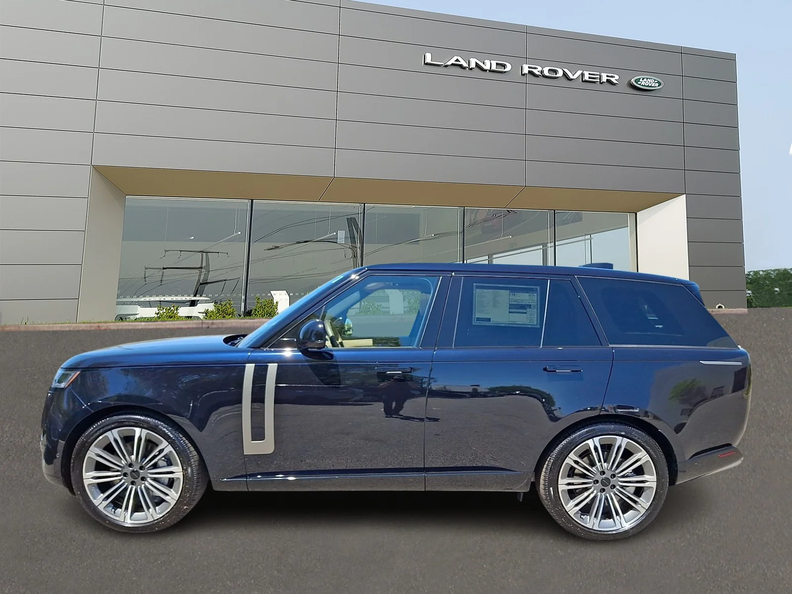 New 2026 Constellation Blue Ultra Metallic Gloss Land Rover P530 SE image 6