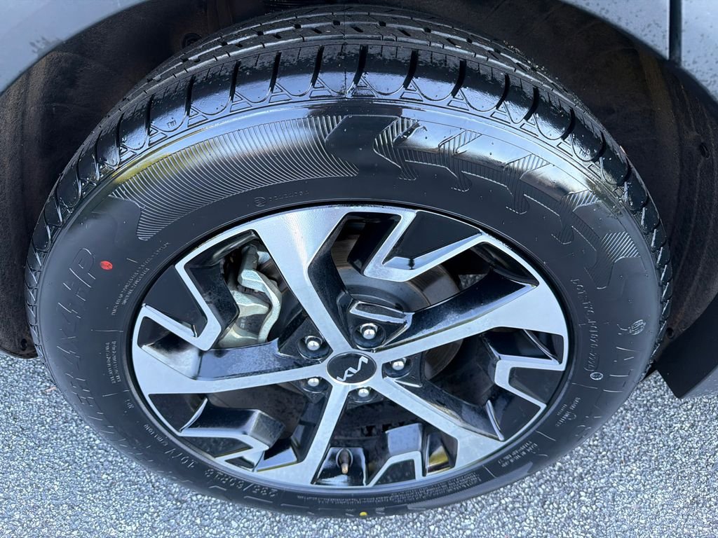 2025 Kia Sportage EX - Photo 17