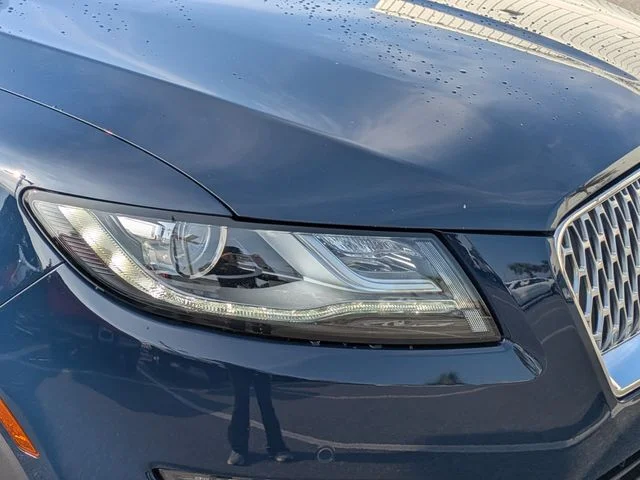 Used 2019 Rhapsody Blue Metallic Lincoln Reserve image 10