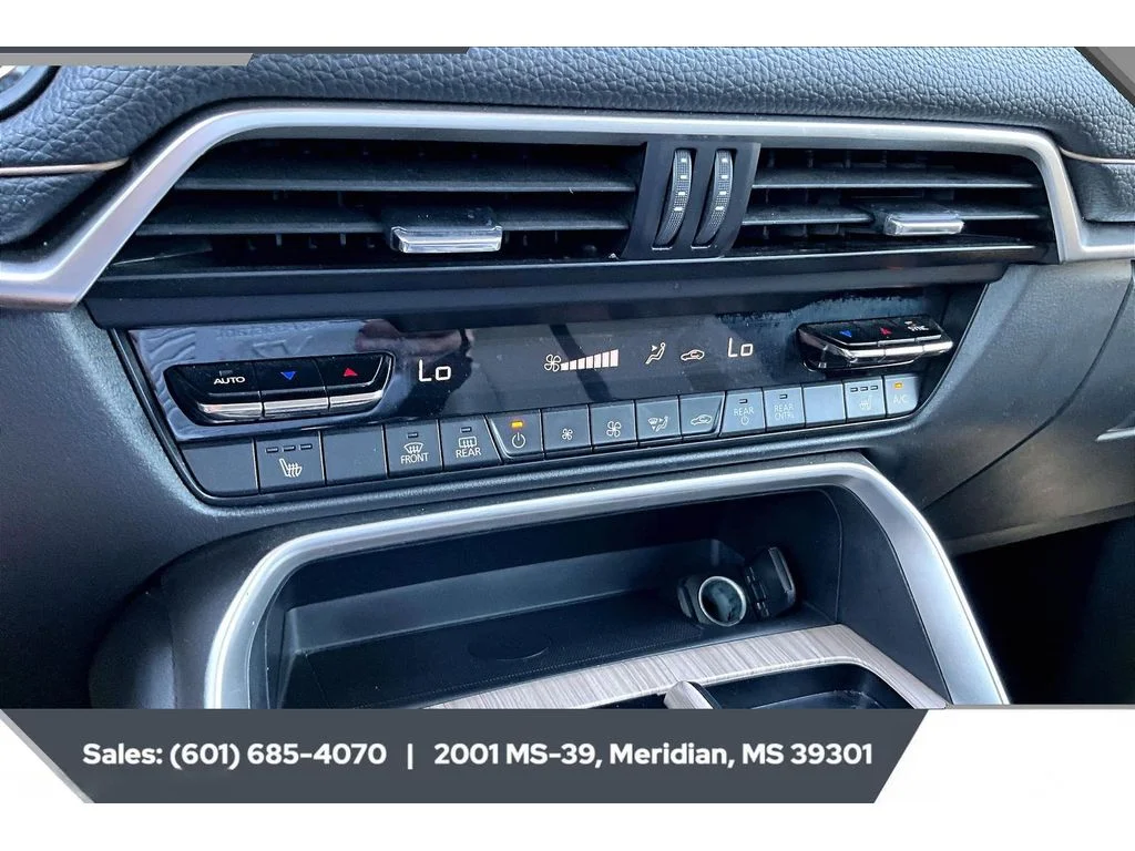 Used 2024 DEEP CRYSTAL BLUE MICA Mazda 3.3 Turbo Premium image 23
