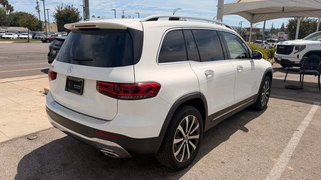 Used 2023 White Mercedes-Benz GLB 250 image 3