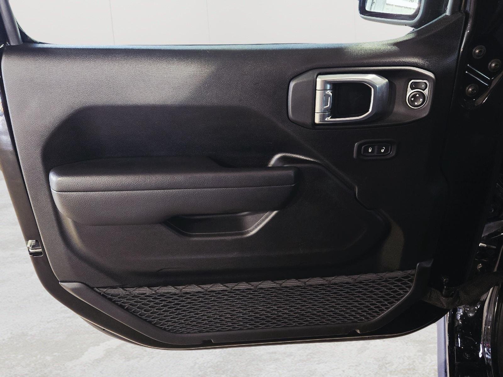 Used 2026 Black Clearcoat Jeep Rubicon image 9