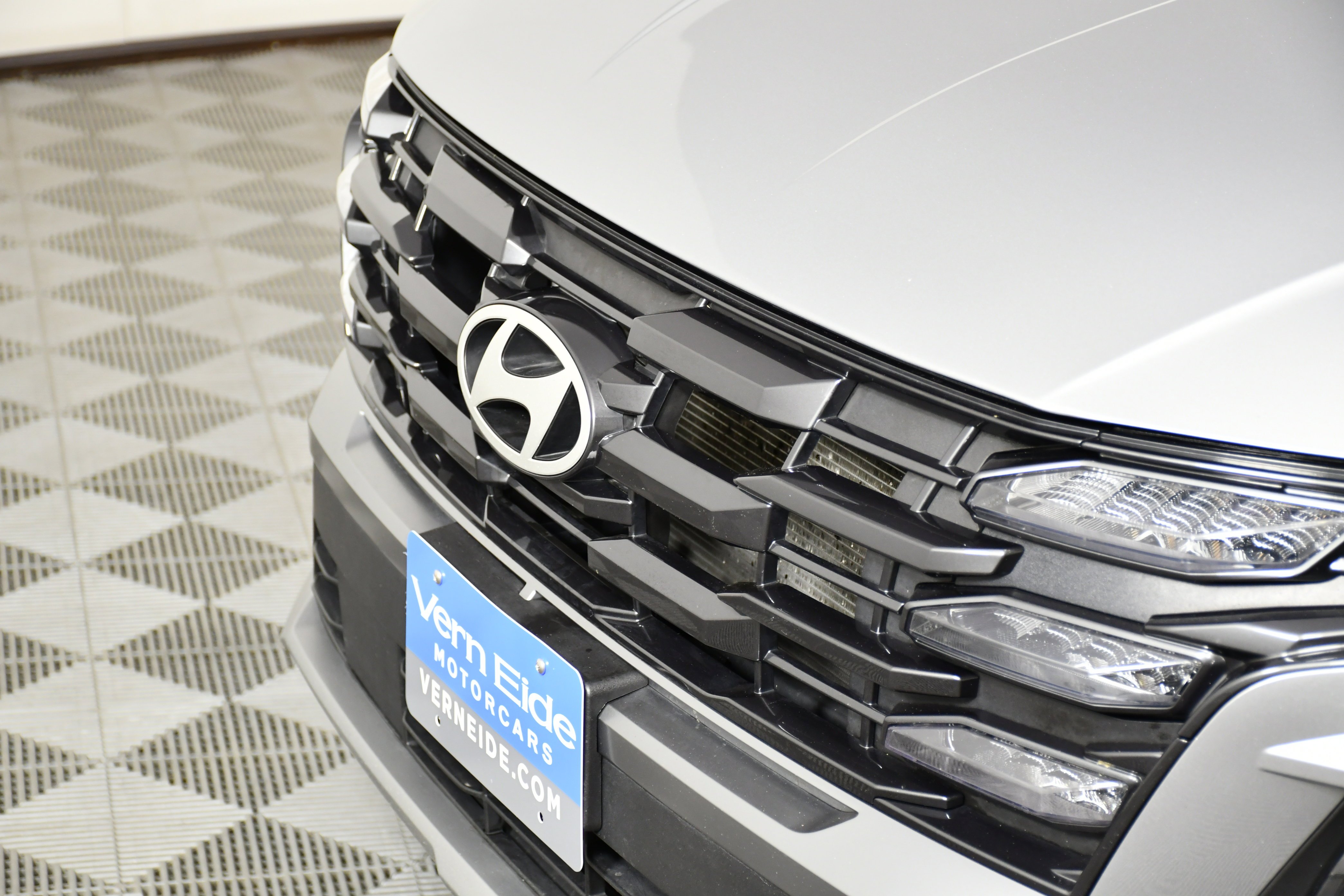 Used 2025 Shimmering Silver Hyundai SEL image 11