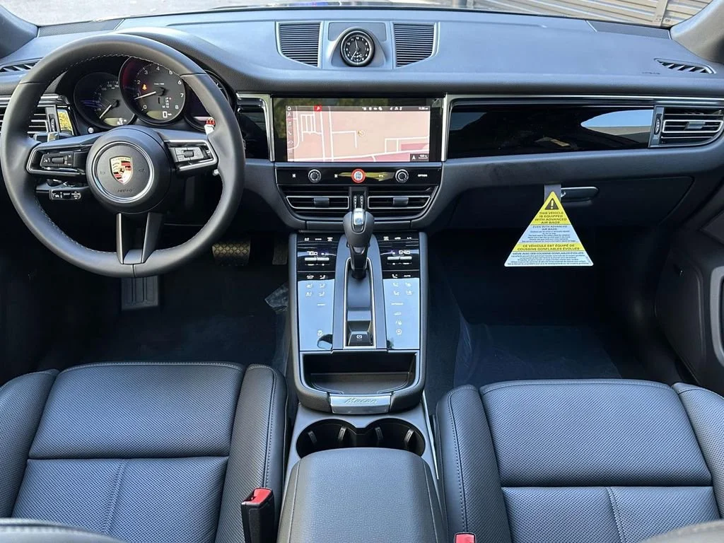 2026 Porsche Macan - Photo 14