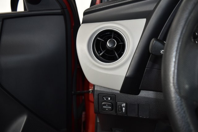 2019 Toyota Corolla LE - Photo 27