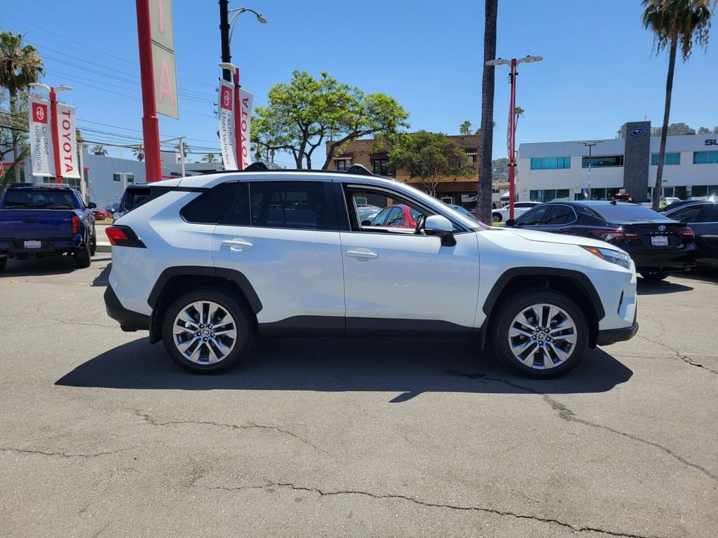 Used 2024 Beige Toyota XLE Premium image 4