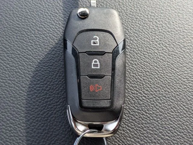 New 2026 Oxford White Ford XLT image 26