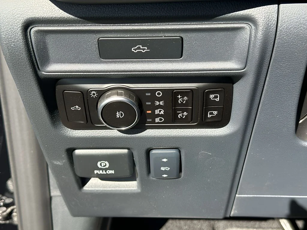 New 2026 Agate Black Metallic Ford Tremor image 28