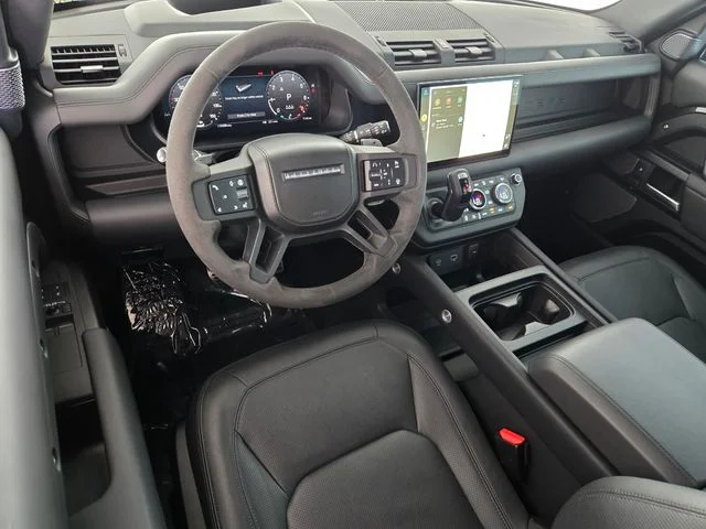 Used 2024 Gray Land Rover V8 image 11