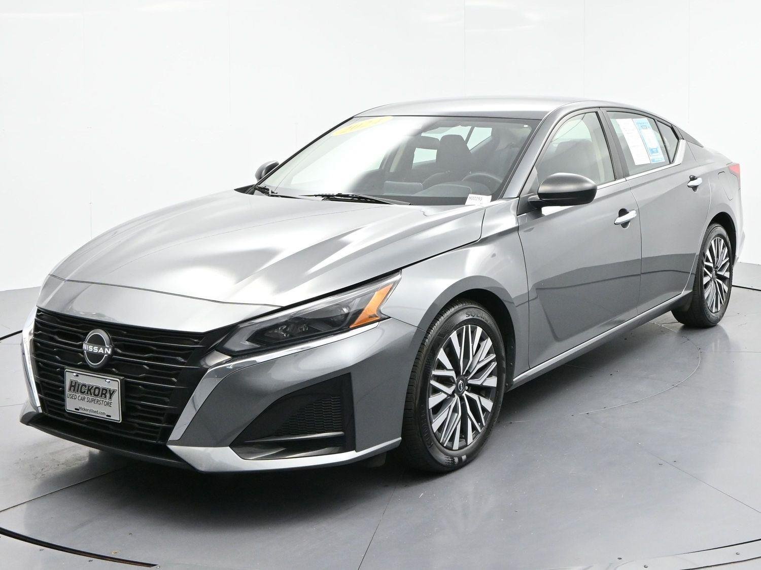 Used 2024 Gun Metallic Nissan 2.5 SV image 3