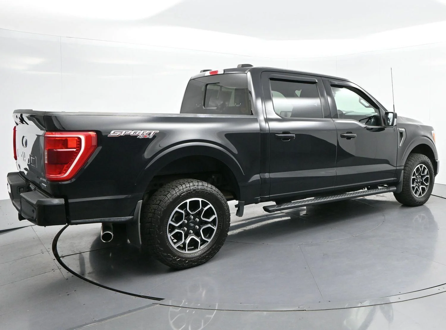 Used 2022 Agate Black Ford XLT image 7