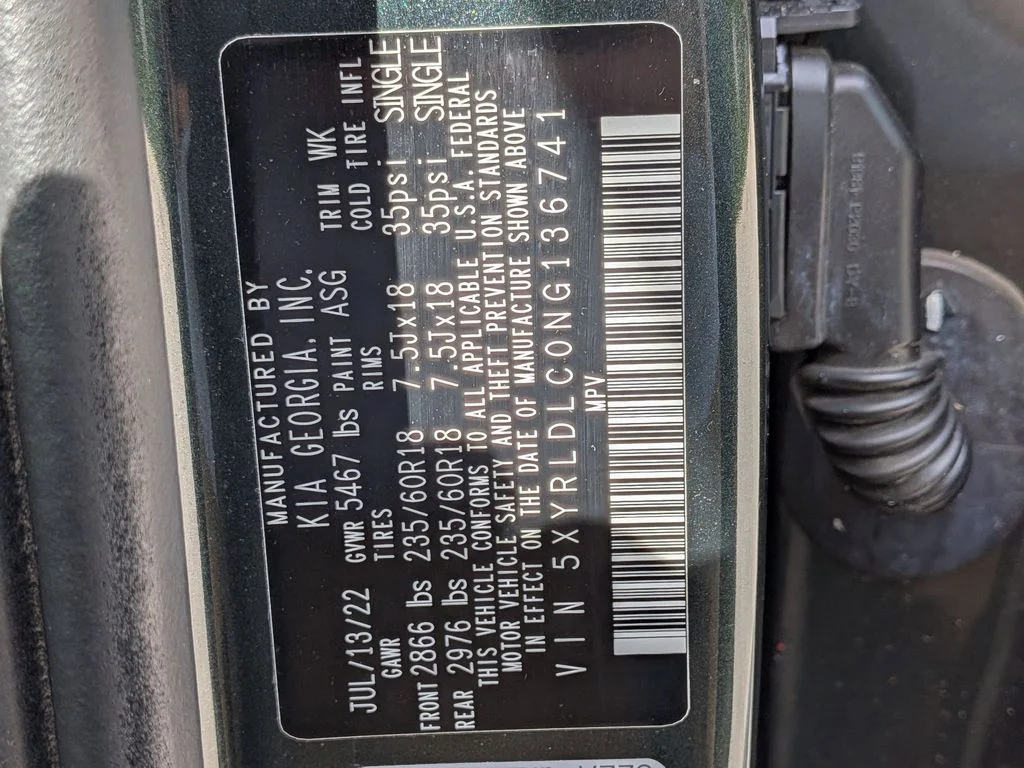 Used 2022 Green Kia S image 32