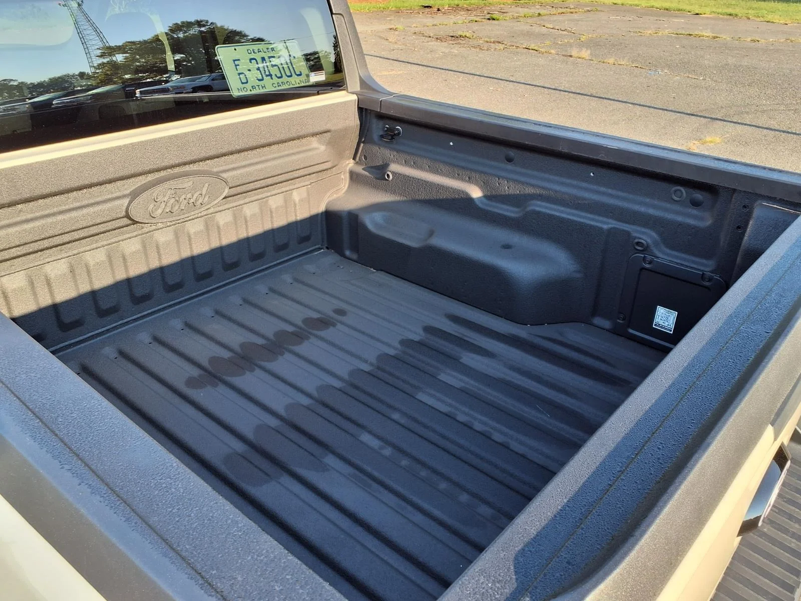 Used 2025 Desert Sand Ford XL image 31