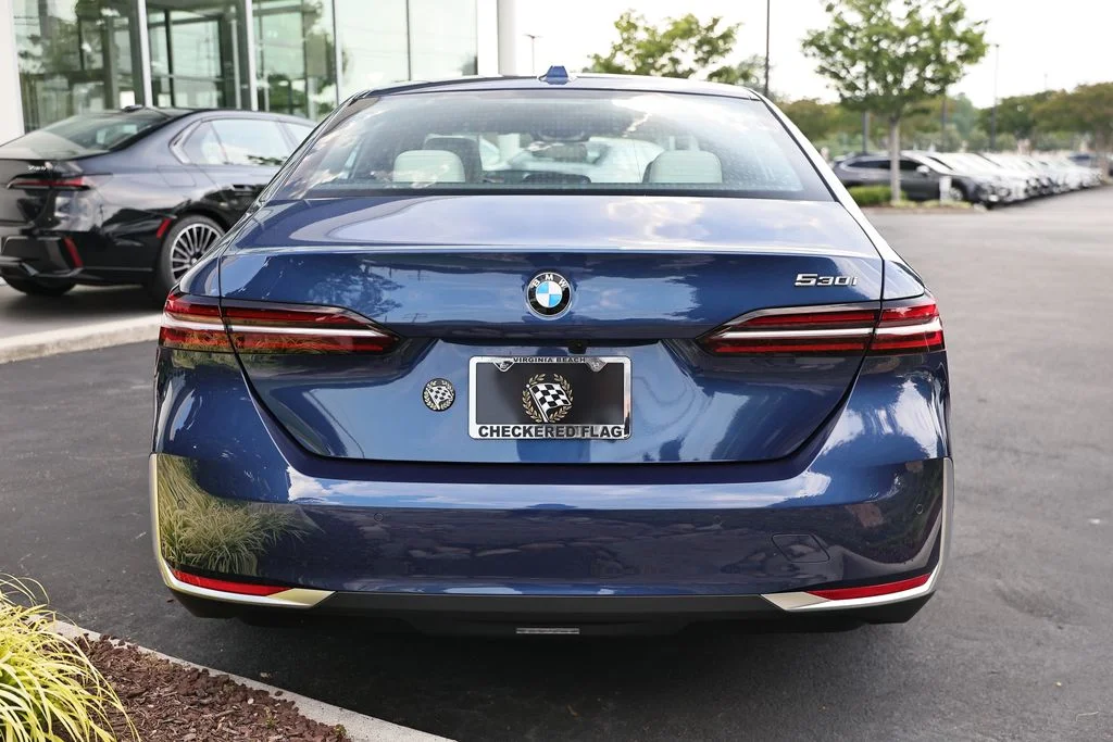 Used 2026 Phytonic Blue Metallic BMW 530i image 9