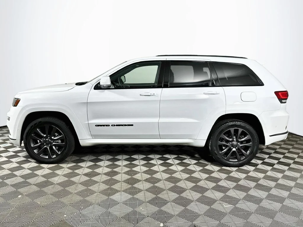 Used 2018 Bright White Clearcoat Jeep High Altitude image 8