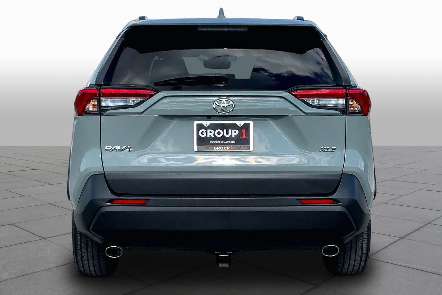 Used 2022 Lunar Rock Toyota XLE image 5