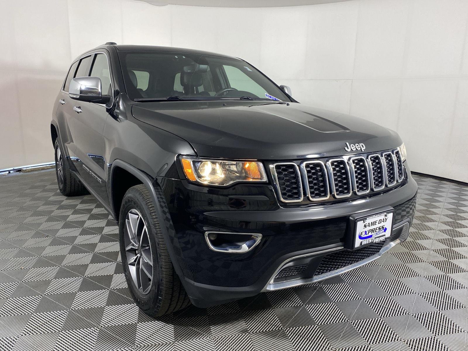 Used 2021 Diamond Black Crystal Pearlcoat Jeep Limited image 19