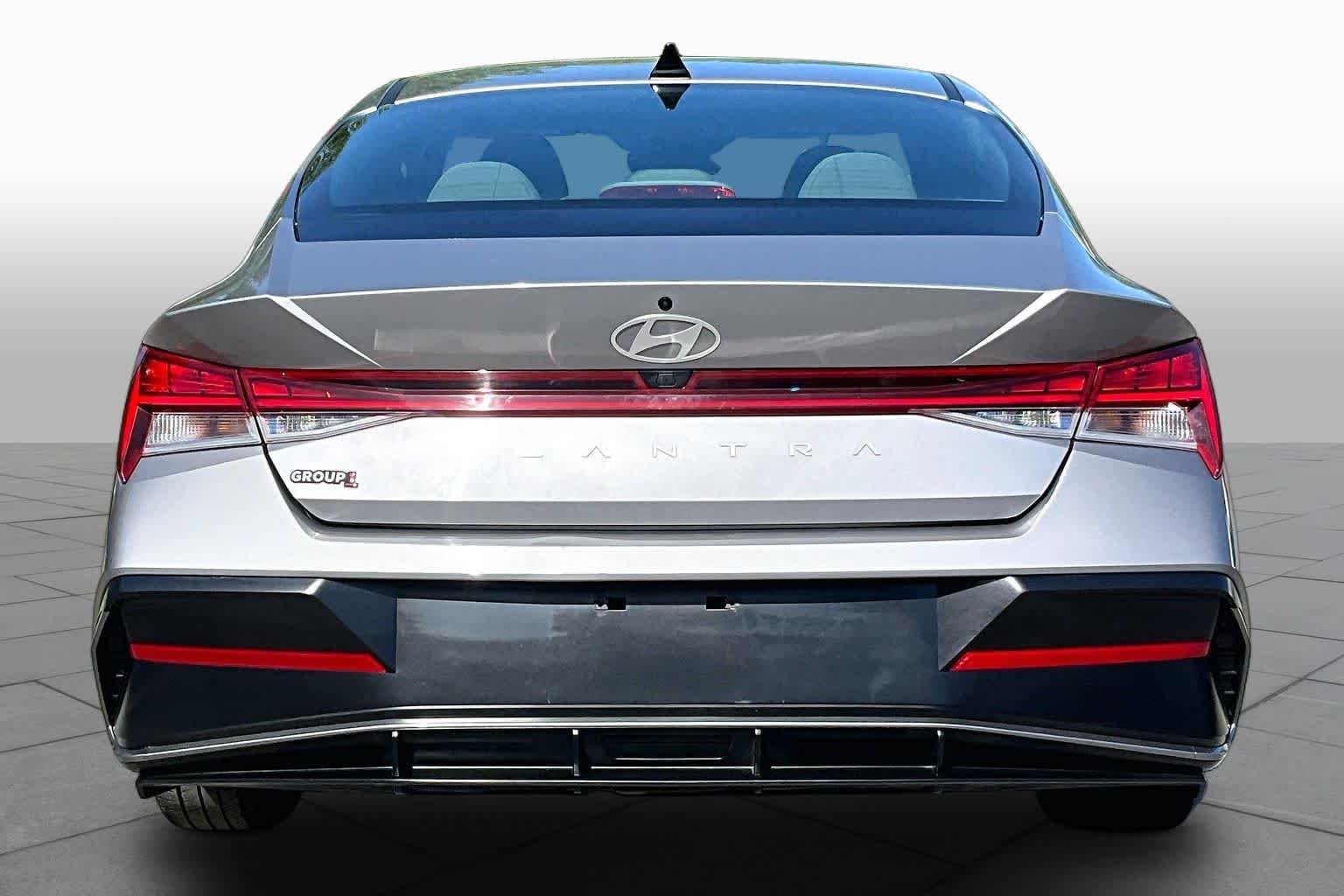 Used 2025 Fluid Metal Hyundai SEL Convenience image 5