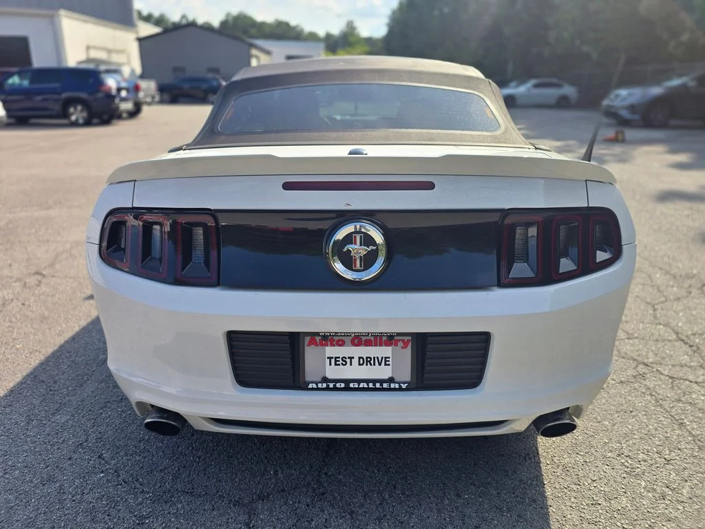 Used 2014 White Ford V6 Premium image 6
