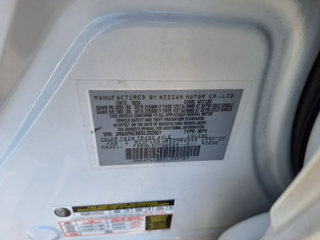 Used 2025 White Nissan SV image 29