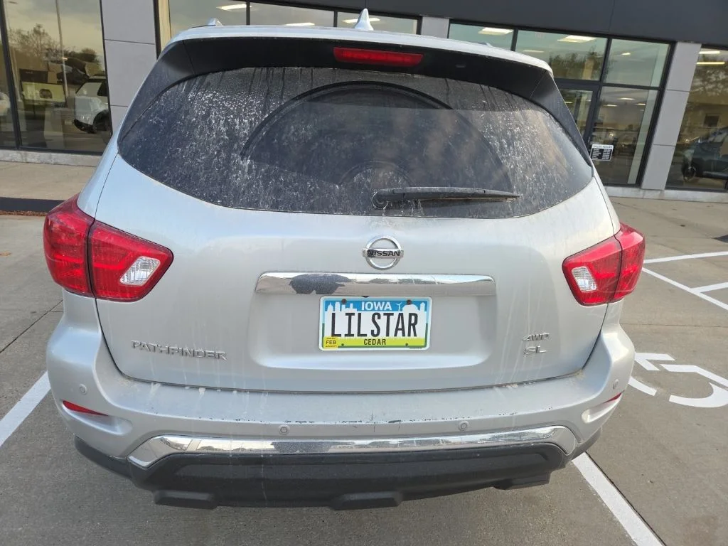 Used 2020 Silver Nissan SL image 5