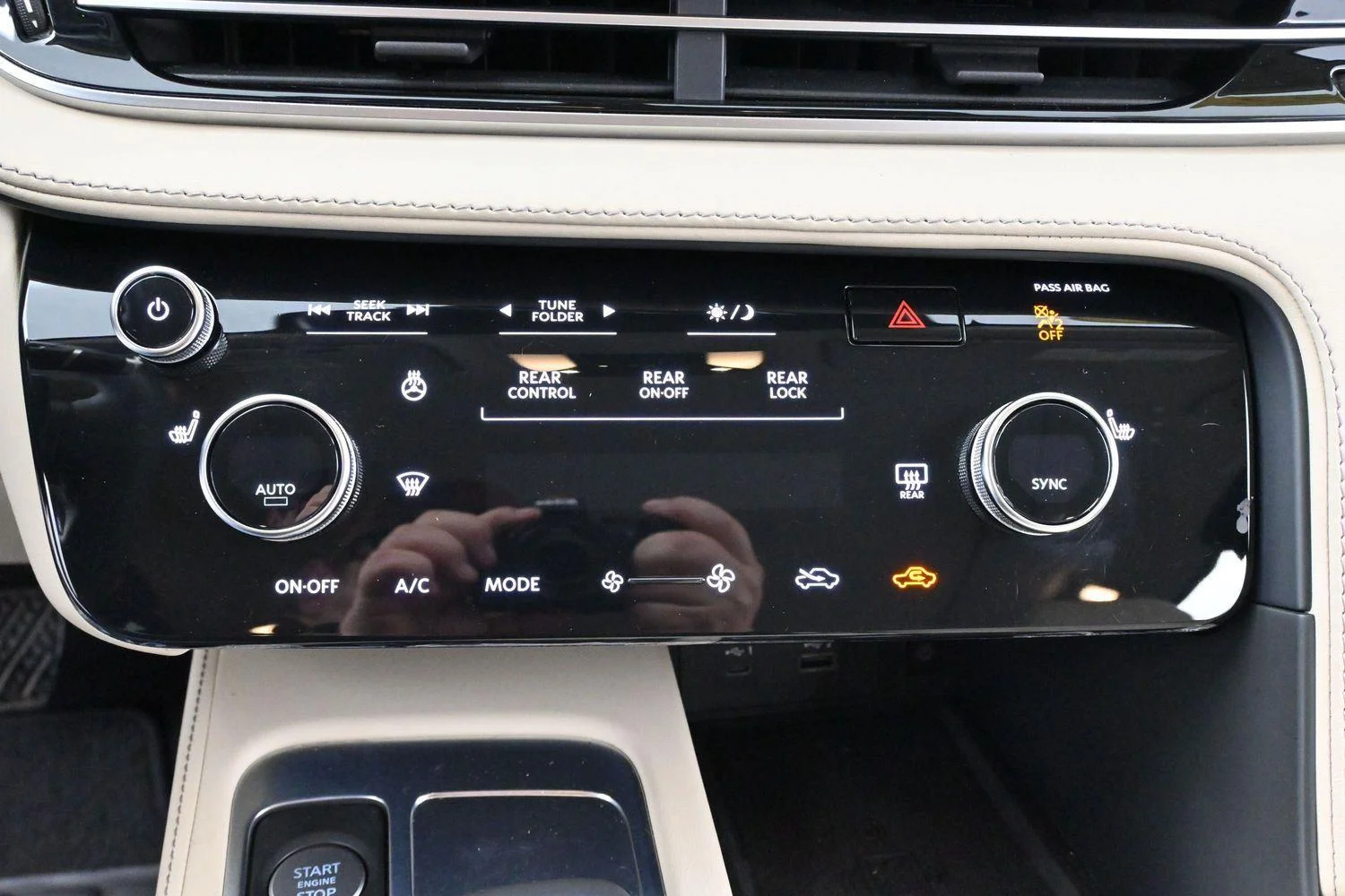 Used 2023 Black INFINITI PURE image 24