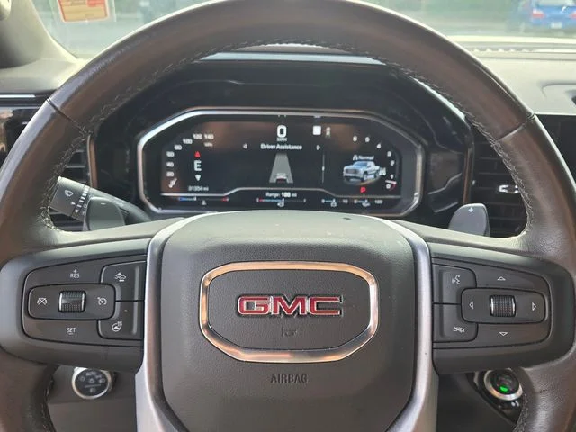 Used 2022 Black GMC SLT image 25