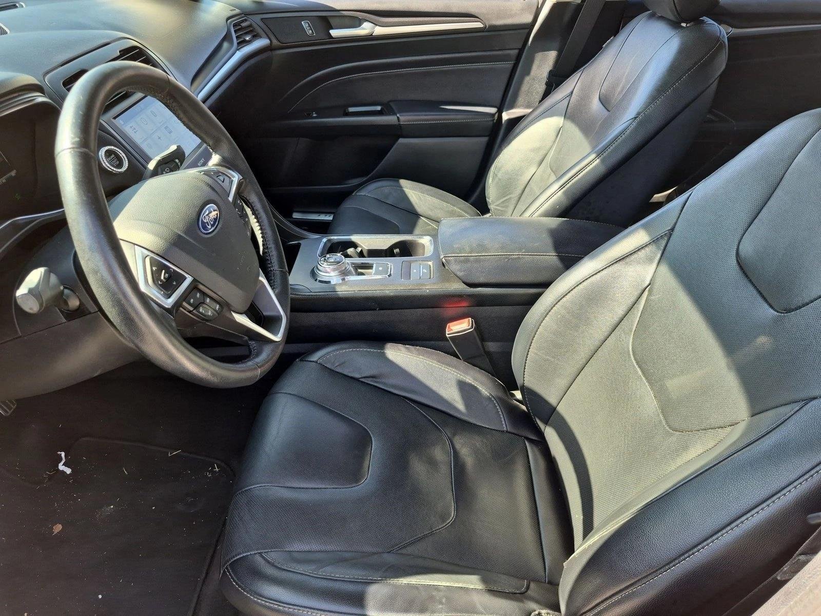 Used 2017 White Platinum Metallic Tri-Coat Ford Titanium image 13