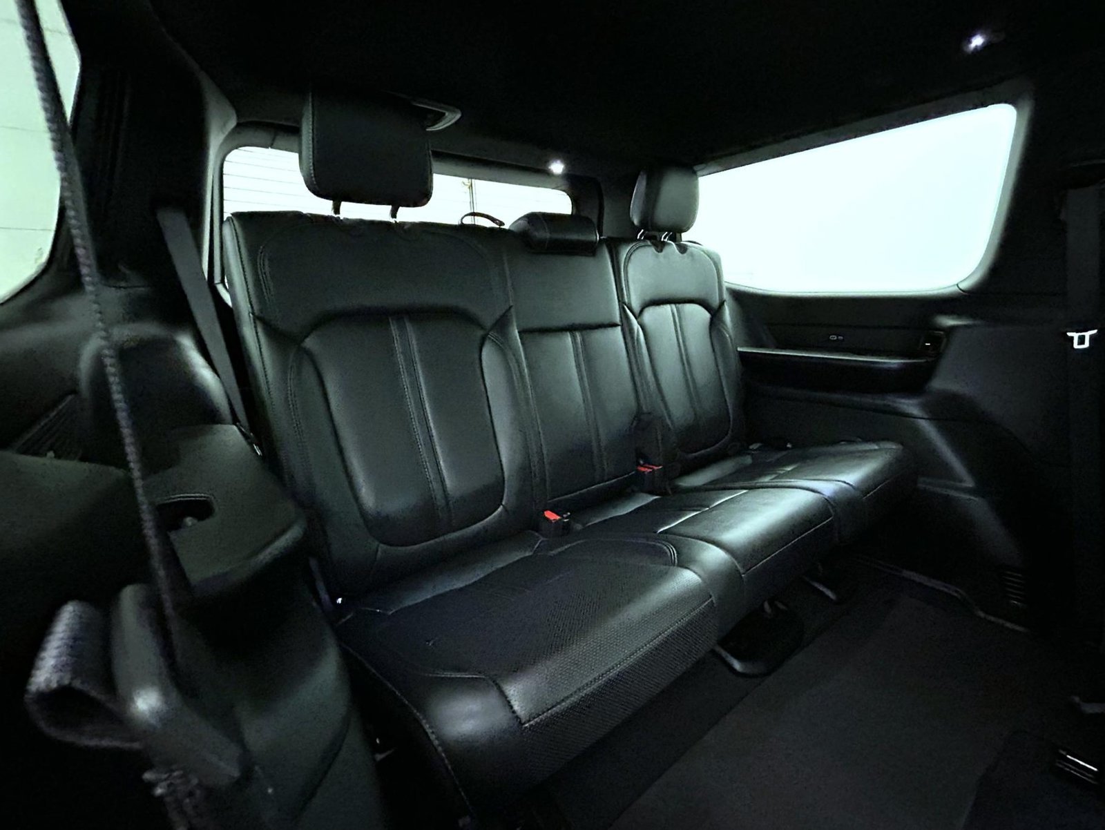 Used 2025 White Jeep Series II image 19