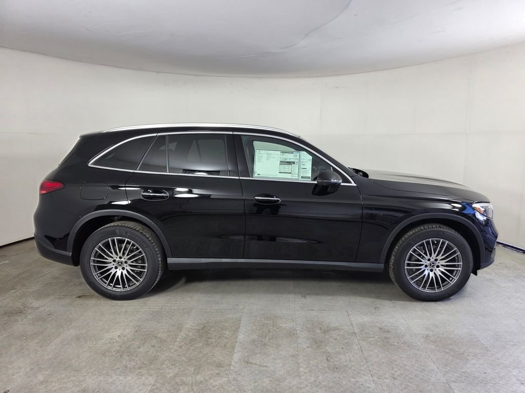 New 2027 Black Mercedes-Benz GLC 300 image 3