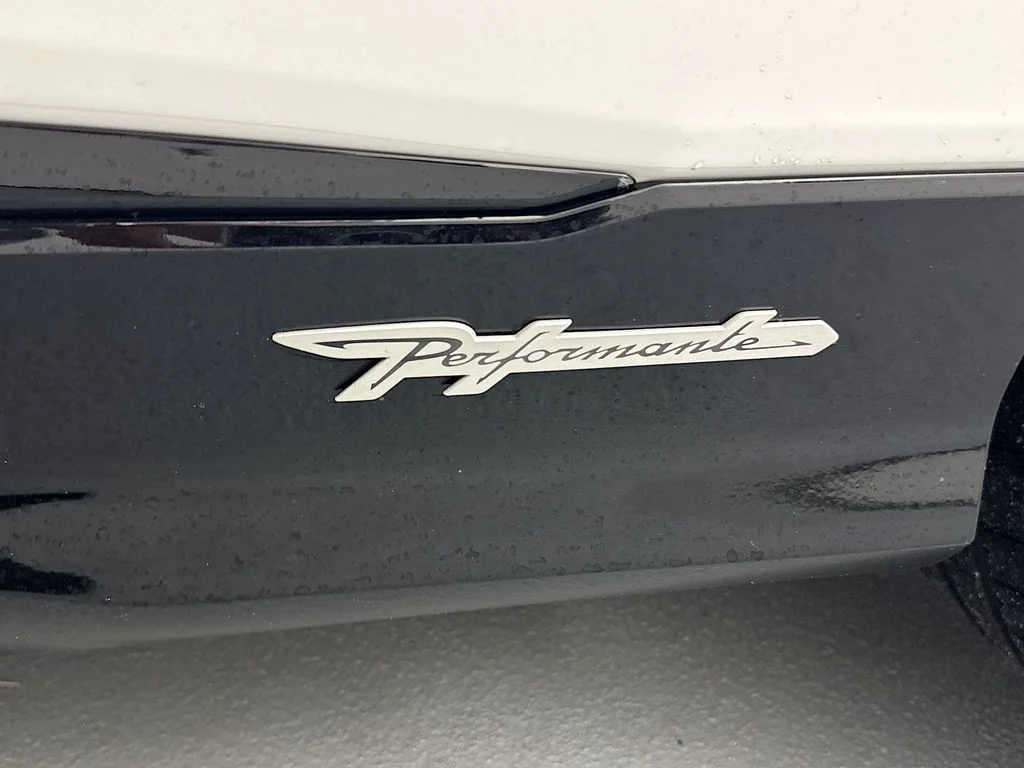 Used 2024 White Lamborghini Performante image 26