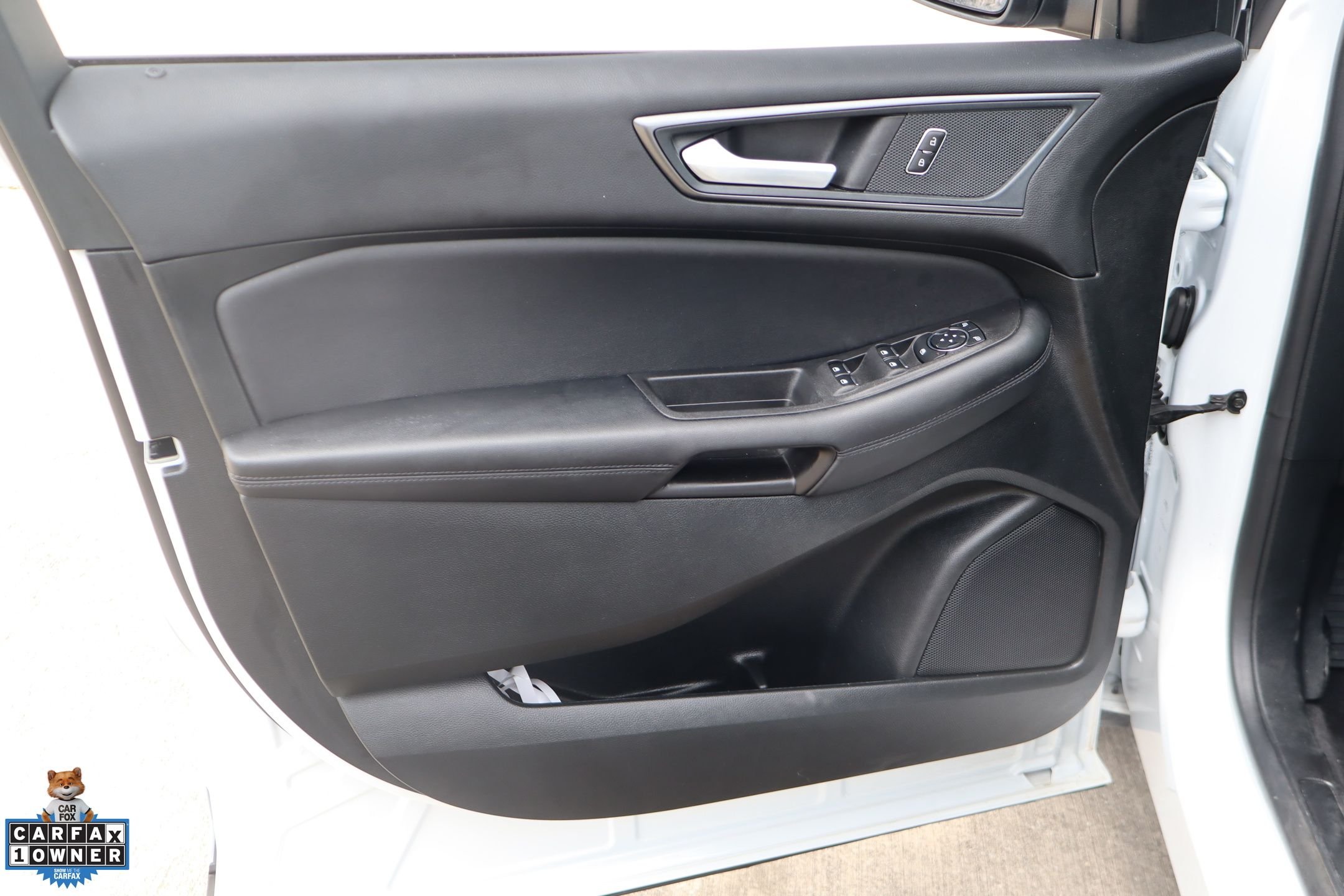 Used 2024 White Ford SE image 10