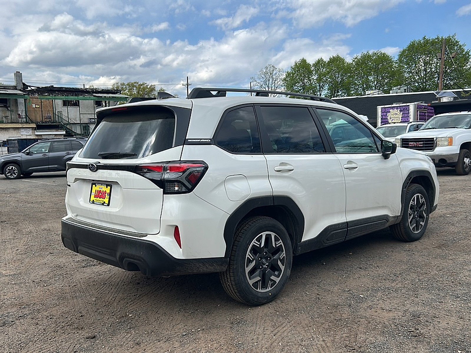 New 2026 CRYSTAL WHITE PEARL Subaru Premium image 7