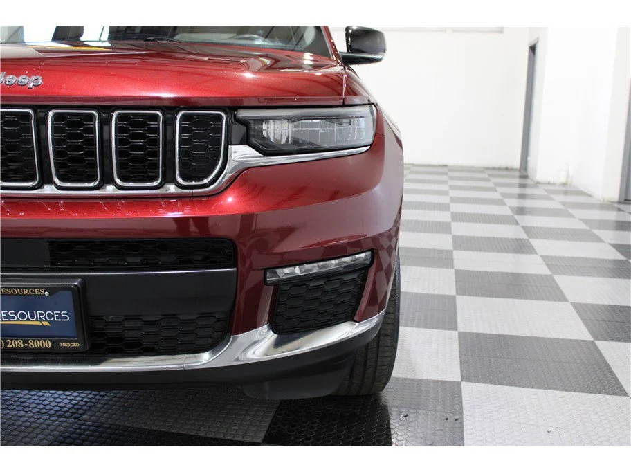Used 2023 Velvet Red Pearlcoat Jeep Limited image 16